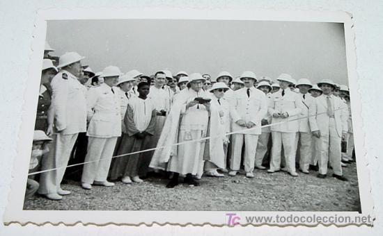 Militaria: ANTIGUA FOTOGRAFIA ORIGINAL DE MILITARES ESPA&Ntilde;OLES EN GUINEA ECUTORIAL, A&Ntilde;OS 40 - MIDE 9 X 6,3 CMS.