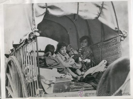 Military Antiques: FOTO ORIGINAL DE AGENCIA.GUERRA CIVIL ESPAÑOLA.NIÑOS CATALANES REFUGIADOS EN LE PERTHUS.1939.