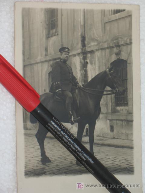 Militaria: Foto de un capit&aacute;n de Infanter&iacute;a a caballo, &eacute;poca AF-XIII. Ver mas fotos.
