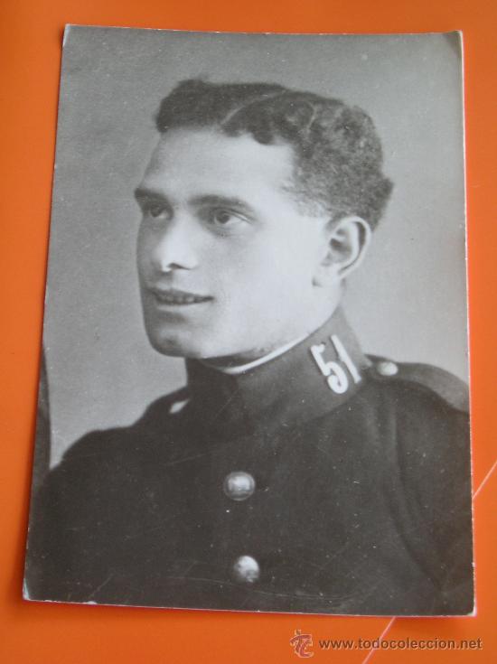 Militaria: **ANTIGUA FOTOGRAFIA EN BLANCO Y NEGRO--JOVEN CON UNIFORME--(15x10)&iexcl;&iexcl;EN EL CUELLO LLEVA EL N&ordm; 51!!