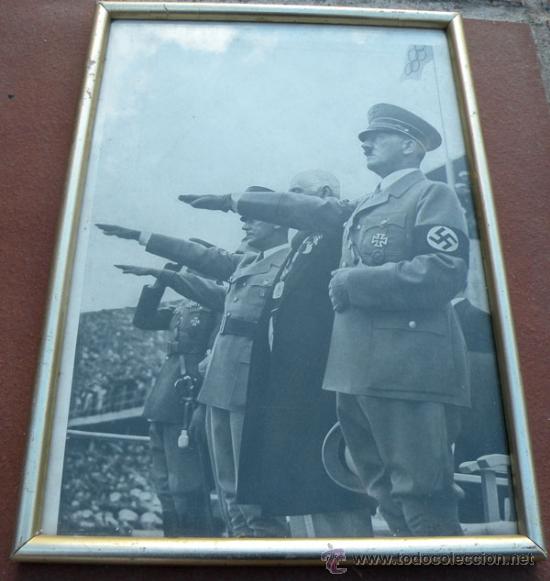 Militaria: ANTIGUA FOTOGRAFIA DE HITLER ENMARCADA DURANTE LOS JUEGOS OLIMPICOS DE 1936 - NO SE VE CLARAMENTE SI