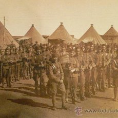 Militaria: MELILLA 1920 - FOTO POSTAL DE TROPAS ESPAÑOLAS EN FORMACION-- VELL I BELL. Lote 27286886