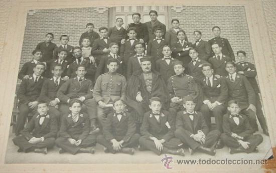 Militaria: ANTIGUA FOTOGRAFIA DE COLEGIO MILITAR - PROFESORES Y ALUMNOS - MIDE 25,5 X 21 CMS.