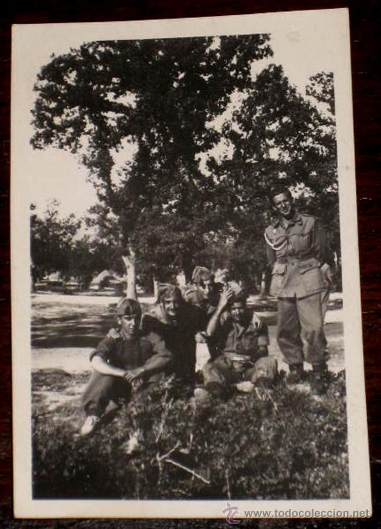 Militaria: ANTIGUA FOTOGRAFIA DE MILITARES ESPA&Ntilde;OLES - MIDE 6,5 X 5 CMS.