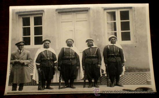 Militaria: ANTIGUA FOTOGRAFIA DE LA GUARDIA MORA - MIDE 10,5 X 8 CMS.
