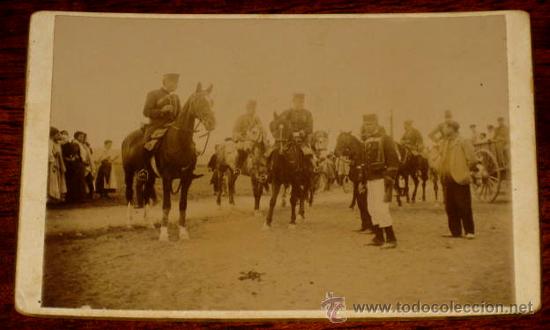 Militaria: ANTIGUA FOTOGRAFIA ALBUMINA DE MILITARES DE A ACADEMIA DE CABALLERIA DE VALLADOLID EN MANIOBRAS MIDE