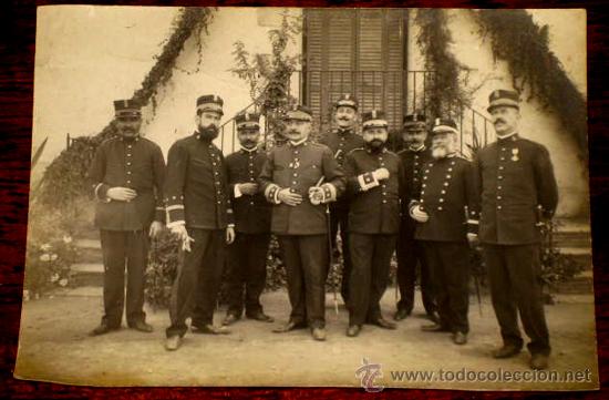 Militaria: ANTIGUA FOTOGRAFIA ALBUMINA DE OFICIALES DEL EJERCITO ESPA&Ntilde;OL - MIDE 10,5 X 7 CMS.