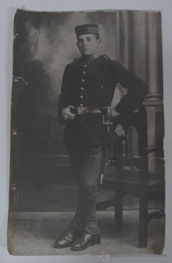Militaria: ANTIGUA FOTOGRAFIA GRAN TAMA&Ntilde;O DE MILITAR ESPA&Ntilde;OL - REVERSO ESCRITO CON EL TEXTO (LEAL DEL BECERRO,