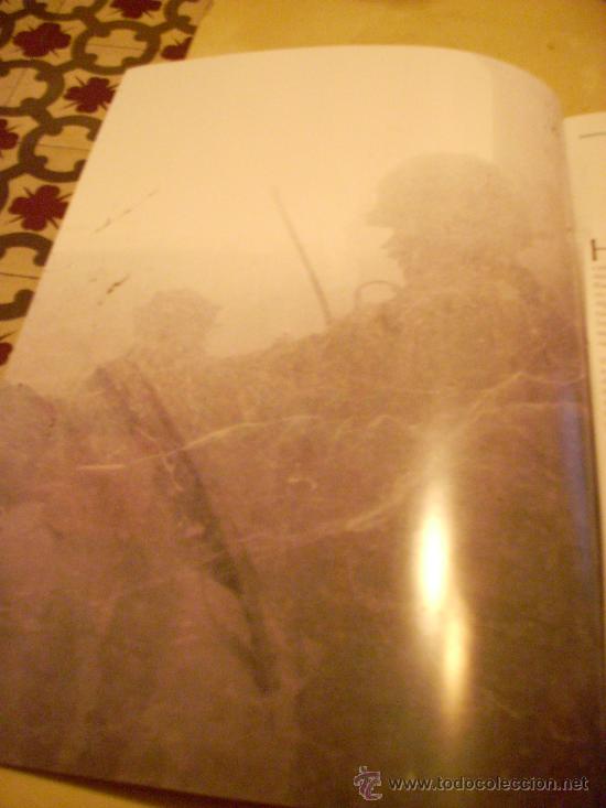 Militaria: Fotograf&iacute;a antigua. Campo de batalla. P&aacute;gina de prensa, enmarcable.