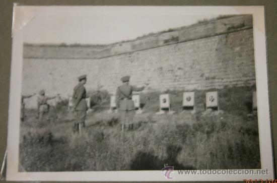 Militaria: Foto de la Policia Armada, en ejercicios de tiro, 10.06.42
