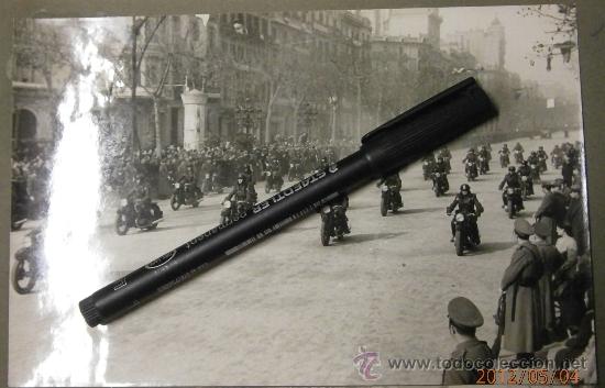 Military Antiques: Foto de 17.5 x 11.5 cms, de la Policia Armada, desfile 4&ordm; aniversario de la liberaci&oacute;n, 26.01.43