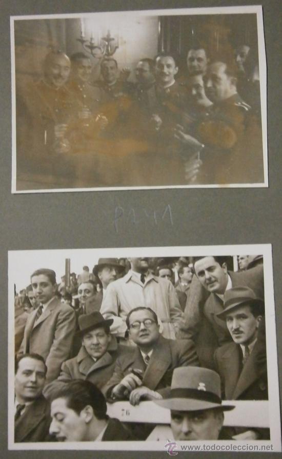 Militaria: Lote de 2 fotos de 11 x 8 cms, policias uniformados y de paisano