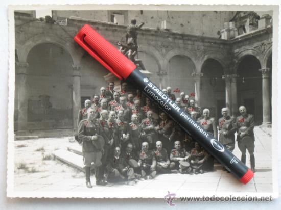 Militaria: Muy interesante foto de las bodas de oro de la XVI Promo. de Infanter&iacute;a. Medalla Militar .