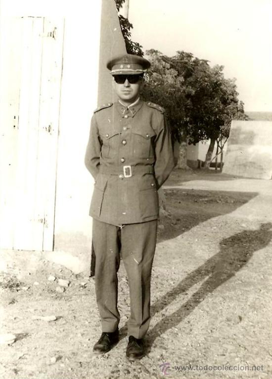 Militaria: 9 fotos de Teniente santario espa&ntilde;ol - A&ntilde;os 60, 7,5 x 10,5 cms.  - CLC