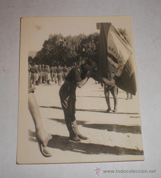 Militaria: ANTIGUA FOTOGRAFIA MILITAR, JURA DE BANDERA, A&Ntilde;OS 30