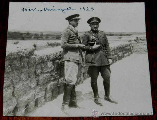 Militaria: ANTIGUA FOTOGRAFIA DE MILITARES EN BENI URRIAGUEL 1926, GUERRA DEL RIF, CAMPA&Ntilde;A DE MARRUECOS, MIDE 1