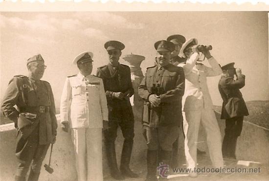 Militaria: OFICIALES ESPA&Ntilde;OLES DEL EJ&Eacute;RCITO Y LA MARINA EN MANIOBRAS EN LOS A&Ntilde;OS 40.