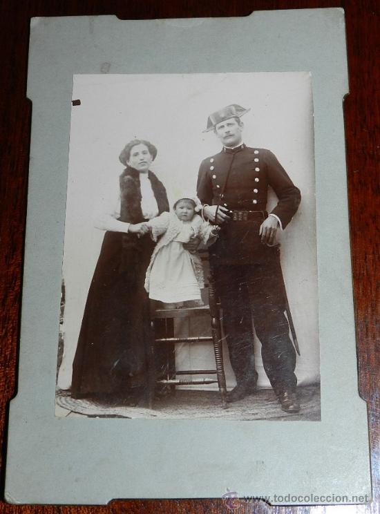 Militaria: ANTIGUA FOTOGRAFIA ALBUMINA DE GUARDIA CIVIL, DEL REGIMIENTO NUMERO 2, EPOCA ALFONSO XIII, A&Ntilde;O 1912,