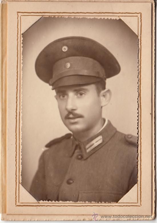 Militaria: Soldado argentino, a&ntilde;os 40, retrato de estudio en carpetilla, excelente calidad de impresi&oacute;n - CLC