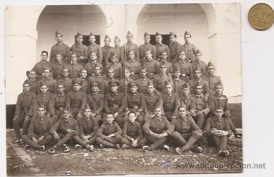 Military Antiques: Antigua foto de militares. Ver defecto