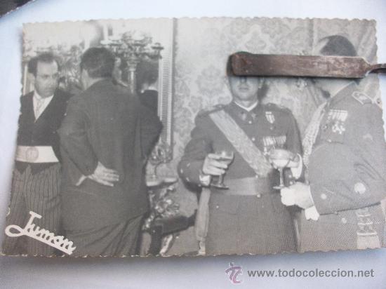 Militaria: CAPITAN ESTADO MAYOR ( EX DIVISION AZUL ) , COMANDANTE CON COLECTIVA Y ALCALDE . CADIZ .