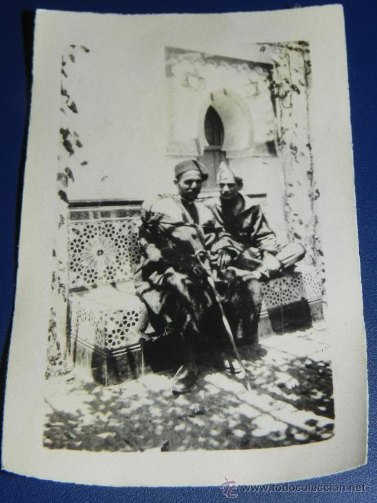Military Antiques: ANTIGUA FOTOGRAFIA DE LEGIONARIO JUNTO CON INDIGENA MARROQUI, GUERRA DEL RIF, 1925 CAMPA&Ntilde;A DE MARRUE