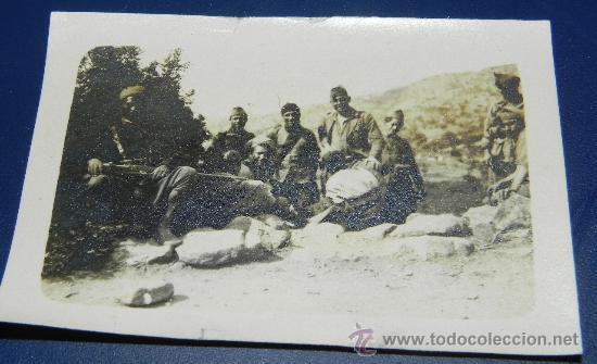 Military Antiques: ANTIGUA FOTOGRAFIA DE TROPAS INDIGENAS REGULARES Y MEHALA JUNTO CON TROPAS DE LA LEGION, GUERRA DEL