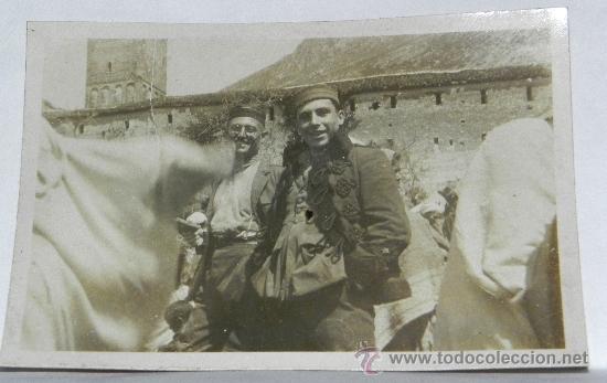 Militaria: ANTIGUA FOTOGRAFIA DE LA GUERRA DEL RIF, REGULARES POSIBLEMENTE EN XAUEN, MIDE 8,5 X 6 CMS.