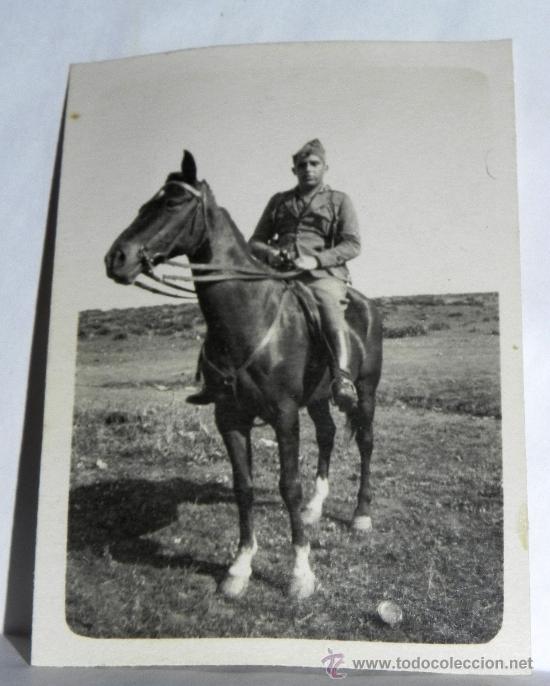 Militaria: ANTIGUA FOTOGRAFIA DE LA GUERRA DEL RIF, TROPA A CABALLO, CABALLERIA, MIDE 8,5 X 6 CMS.