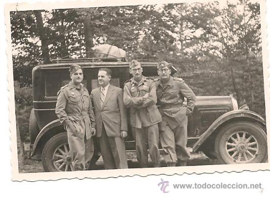Militaria: SUBOFICIALES CON DISTINTIVOS DEL SEU Y AMETRALLADORAS EN LOS A&Ntilde;OS 40