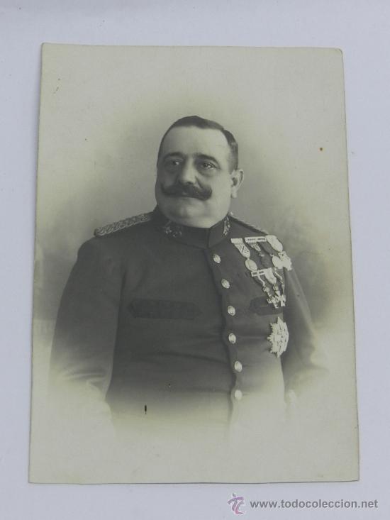 Military Antiques: ANTIGUA FOTOGRAFIA DE OFICIAL DEL REGIMIENTO 43, MUY CONDECORADO, TAL COMO SE PUEDE VER, REALIZADA P