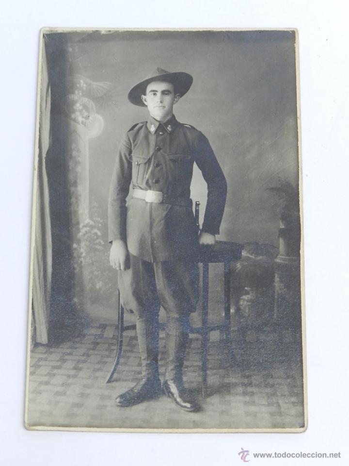 Militaria: ANTIGUA FOTOGRAFIA DE MILITAR ESPA&Ntilde;OL UNIFORMADO EPOCA ALFONSO XIII, TAMA&Ntilde;O POSTAL, REALIZADA POR RO