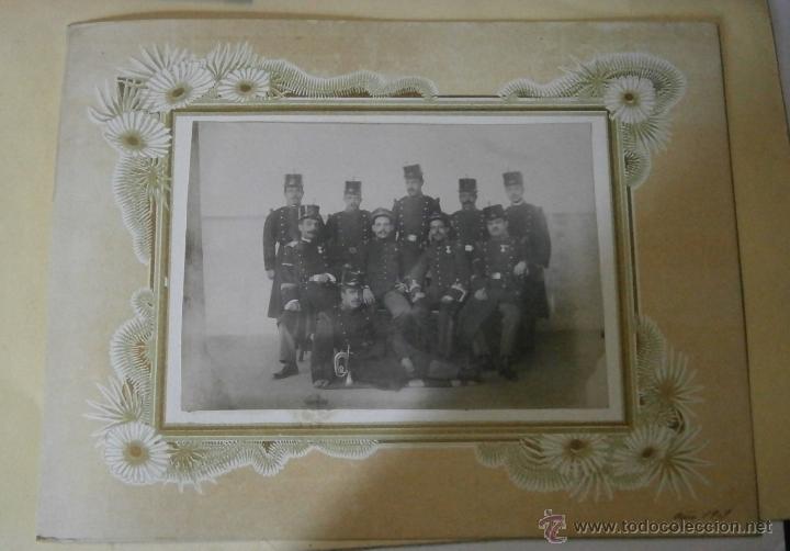 Militaria: Fotograf&iacute;a de 21,5x28cm, grupo de cazadores, a&ntilde;o 1909.