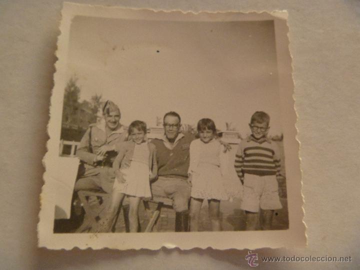 Militaria: LA LEGION : FOTO DE OFICIALES DE LA LEGION CON NI&Ntilde;OS, SIDI IFNI , 1957