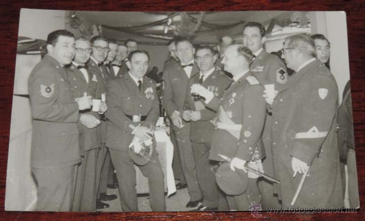 Military Antiques: FOTOGRAFIA DE AVIACION, MILITARES, 1964 FOTO CASTILLEJOS EN TORREJON DE ARDOZ, TAMA&Ntilde;O POSTAL.