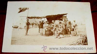 Militaria: ANTIGUA FOTO POSTAL DE BARRACON CANTINA DE CAMPA&Ntilde;A  ACAMPADO EN MARRUECOS CON SOLDADOS ESPA&Ntilde;OLES . -