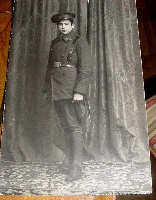Military Antiques: ANTIGUA FOTO POSTAL DE UN MILITAR ESPA&Ntilde;OL EN PLENA REPUBLICA - A&Ntilde;O 1932 - NO CIRCULADA - FOTO MENDOZ