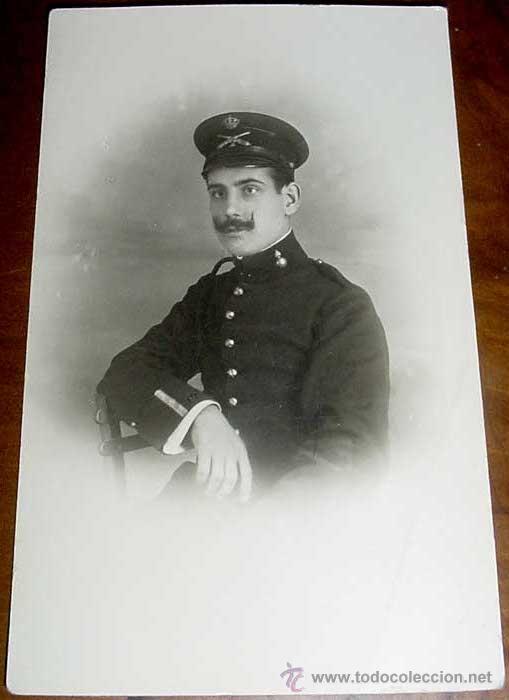 Military Antiques: ANTIGUA FOTO POSTAL DE MILITAR POSANDO CON SU UNIFORME - ARTILLERIA - SIN CIRCULAR