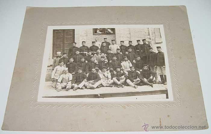 Military Antiques: ANTIGUA FOTOGRAFIA DE MILITARES ESPA&Ntilde;OLES, PRINCIPIOS DEL SIGLO XX - MIDE 26,5 X 21 CMS. INCLUYENDO