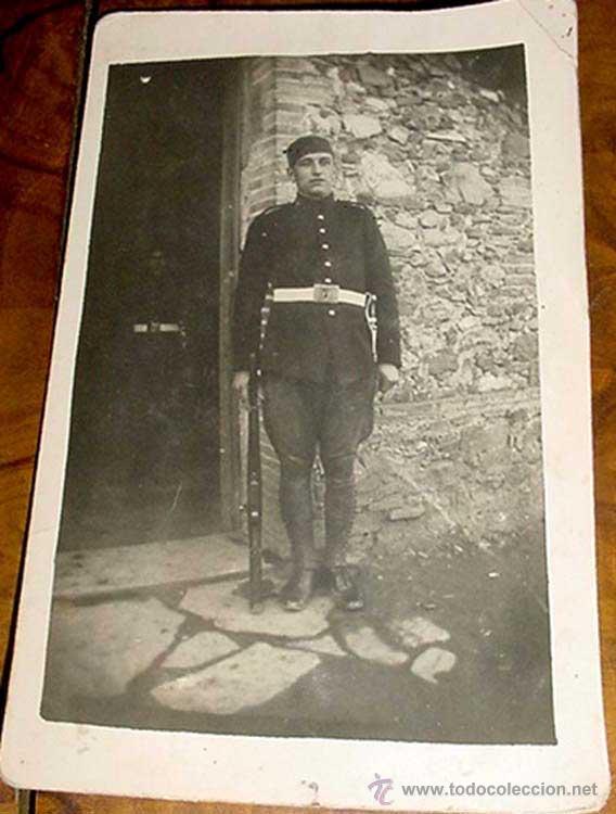Military Antiques: ANTIGUA FOTO POSTAL DE MILITAR ESPA&Ntilde;OL POSANDO CON SU UNIFORME - SIN CIRCULAR