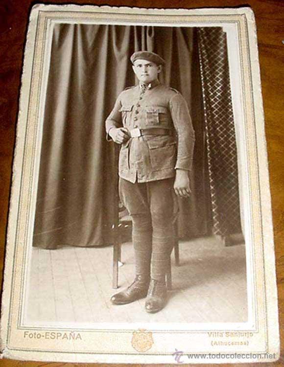 Military Antiques: ANTIGUA FOTO POSTAL DE MILITAR ESPA&Ntilde;OL POSANDO CON SU UNIFORME - SIN CIRCULAR