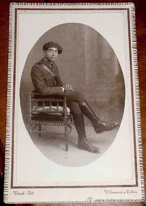 Military Antiques: ANTIGUA FOTOGRAFIA DE MILITAR ESPA&Ntilde;OL . ROYAL ART . VILLANUEVA Y GELTRU - MIDE 16 X 10,3 CMS. - MUY