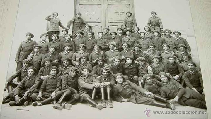 Military Antiques: ANTIGUA FOTOGRAFIA DE MILITARES - 24 X 19 CMS. INCLUYENDO PASPARTOUT