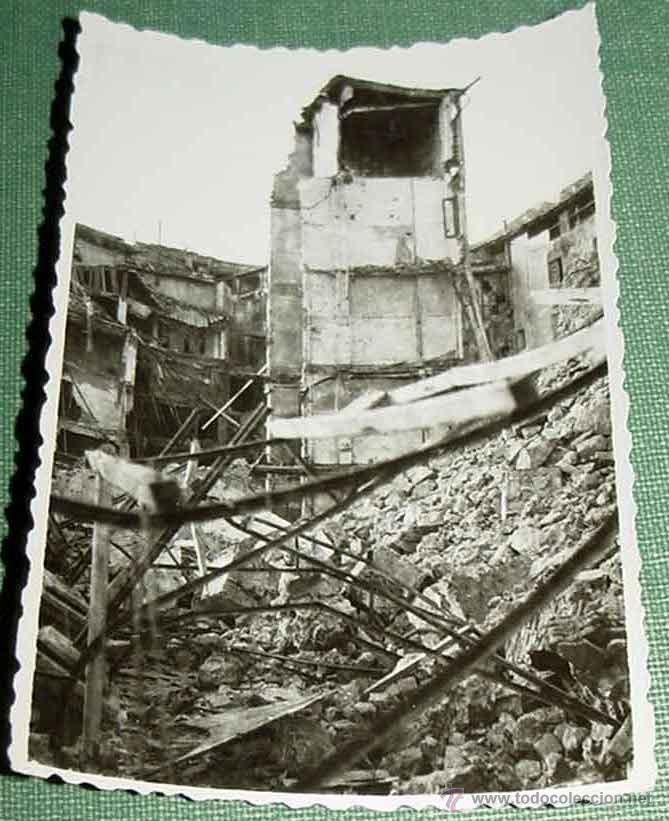 Military Antiques: Antigua Fotografia de las ruinas de la ciudad de Teruel - Plena Guerra Civil - zona de actuaci&oacute;n de
