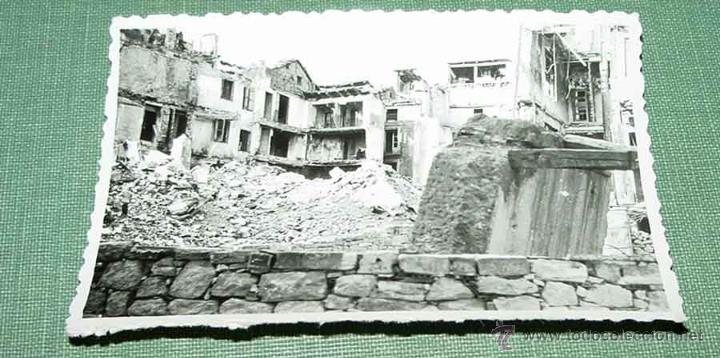 Military Antiques: Antigua Fotografia de las ruinas de la ciudad de Teruel - Plena Guerra Civil - zona de actuaci&oacute;n de