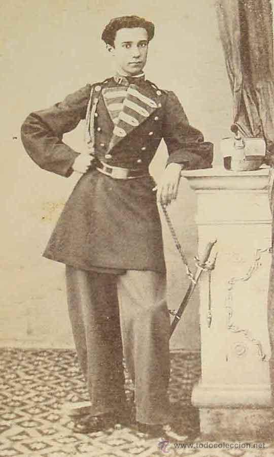 Militaria: FOTOGRAFIA ALBUMINA SIGLO XIX DE GABINETE MILITAR OFICIAL  APROX.1850 ( 11 X 6,5 CM.) EXCEPCIONAL -