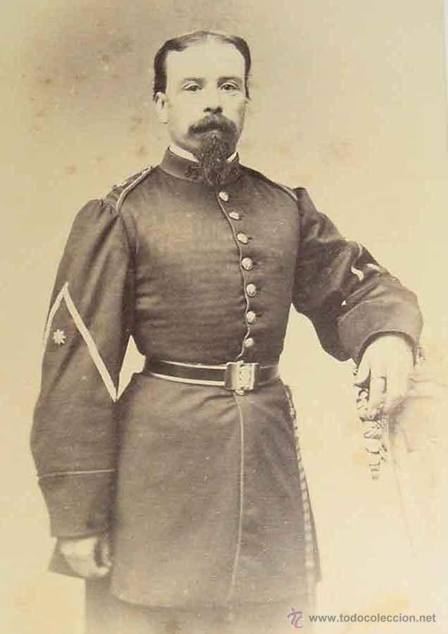 Militaria: FOTOGRAFIA ALBUMINA SIGLO XIX DE GABINETE MILITAR OFICIAL ( 10,7 X 6,5 CM.) 1860 APROXIMADAMENTE - E