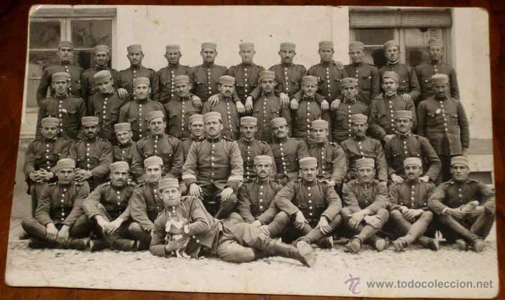 Military Antiques: ANTIGUA FOTOGRAFIA DE MILITARES ESPA&Ntilde;OLES, TAMA&Ntilde;O POSTAL ESCRITA EN ARANJUEZ EN 1924, CORRESPONDE AL