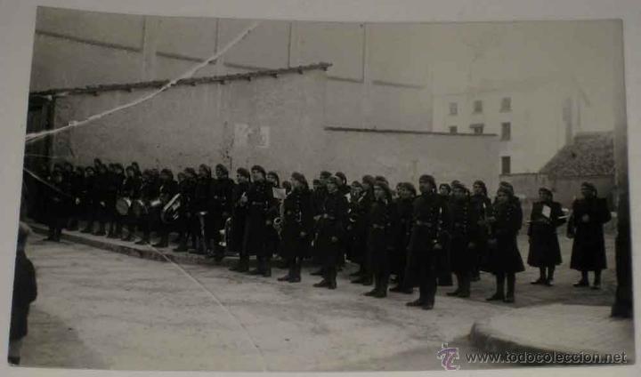 Militaria: ANTIGUA FOTOGRAFIA DE EL CUARTEL DEL REGIMIENTO DE NAVARRA 25, BANDA DE MUSICA, EPOCA DE LA REPUBLIC