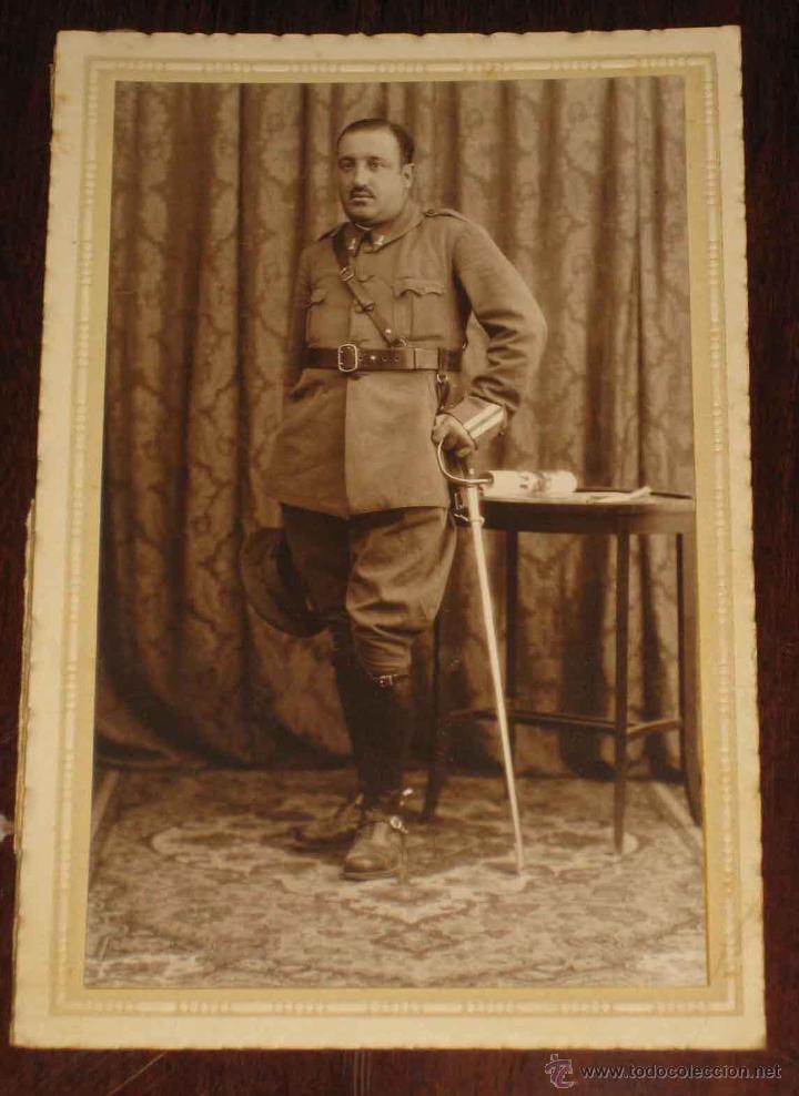 Militaria: ANTIGUA FOTOGRAFIA DE MILITAR ESPA&Ntilde;OL UNIFORMADO - TAMA&Ntilde;O POSTAL -  - ESCRITA POR EL RVER